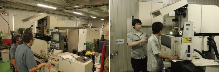 各社で同型の製造設備を操作する様子